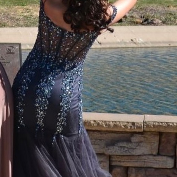 Gorgeous Jovani Prom Dress size 6 - Picture 6 of 11